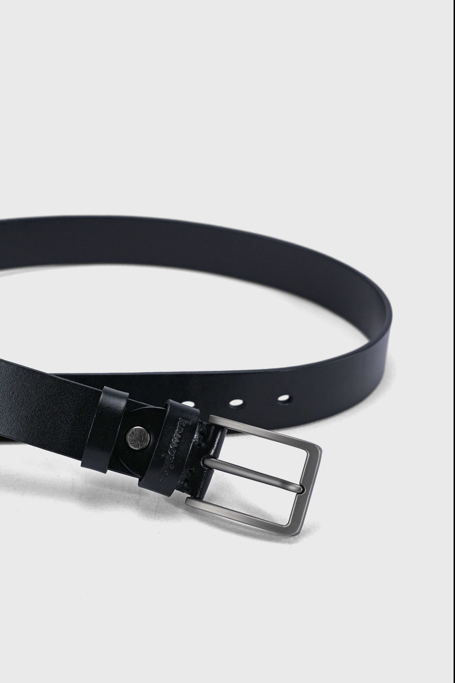 MINIMALIST LEATHER BELT