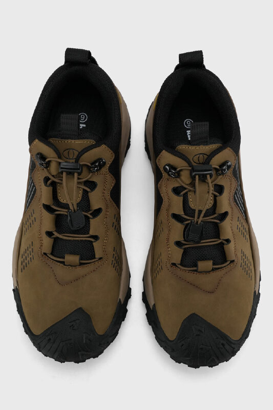 HIKING SHOES 